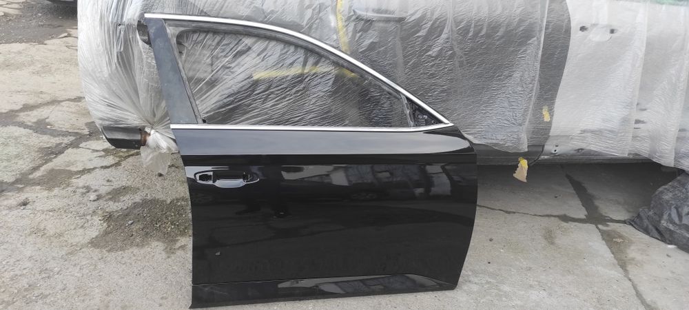 Vând ușa Skoda Superb 3