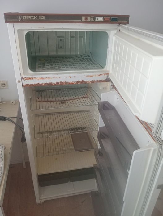 Холодильник советский