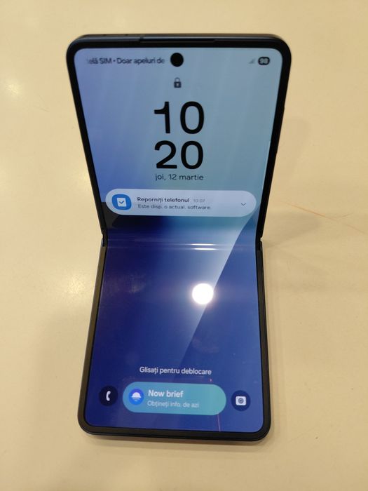 Samsung Z Flip 7,nou ,nefolosit. 3000 ron