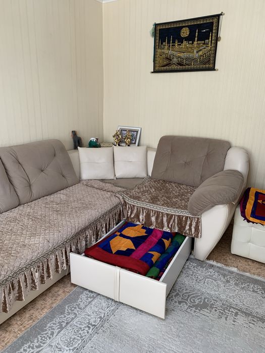 Диван с креслом
