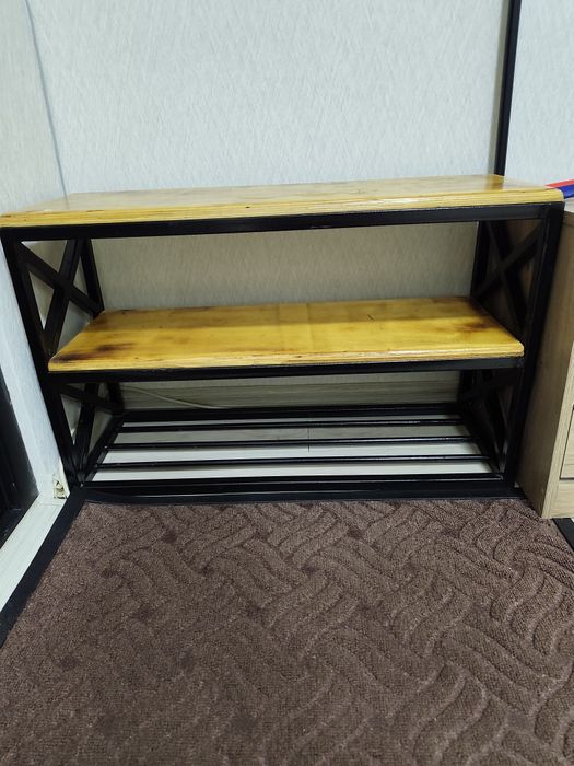 Продам обувницу (LOFT)