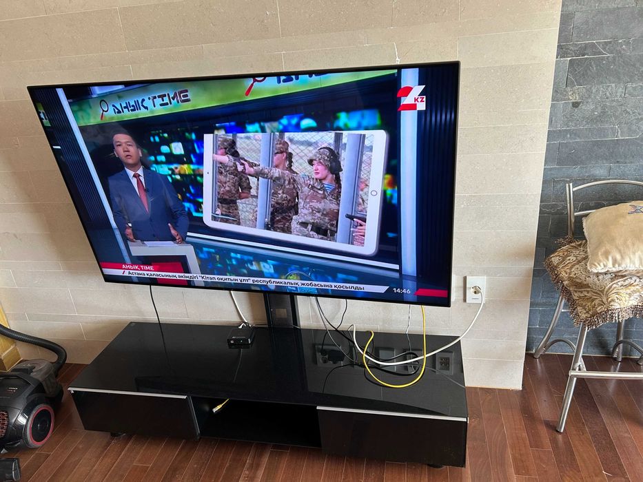 Телевизор Смарт LG 65 (4K Ultra HD) с Тумбой