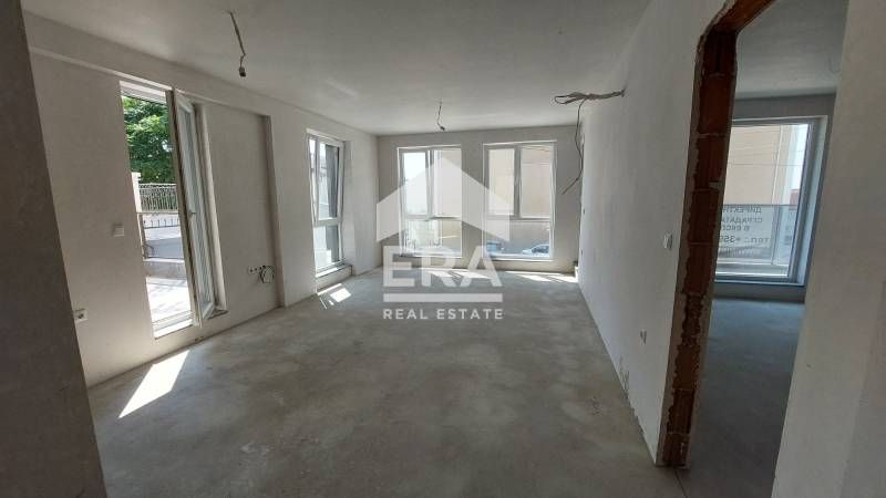 Продава се Двустаен апартамент в Варна, Бриз - 96 кв.м за 1489 €/кв.м - Снимка #9