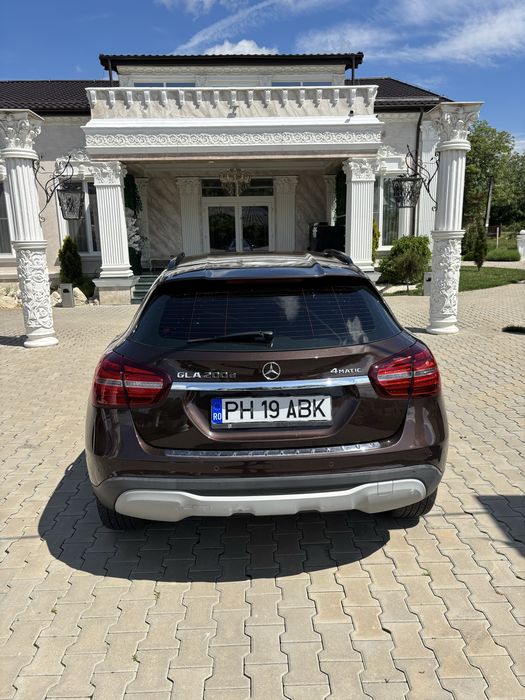 Mercedes Benz GLA
