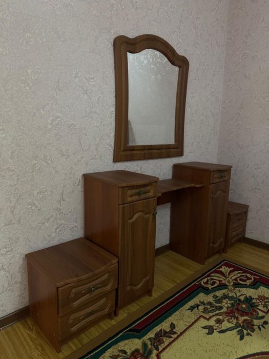 Продам спальный гарнитур без кровати