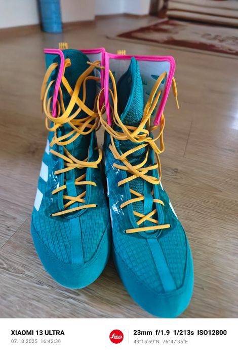 продам Adidas box hog 4