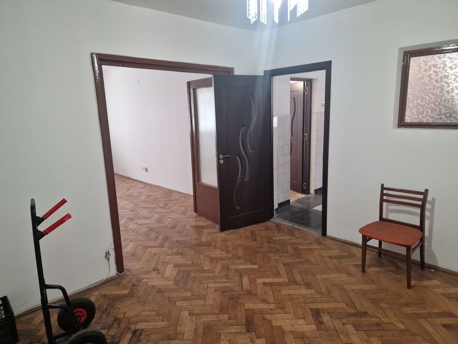 Ap 3 cam,80mp,balcon ,luminos,centrala termopane termoizolat