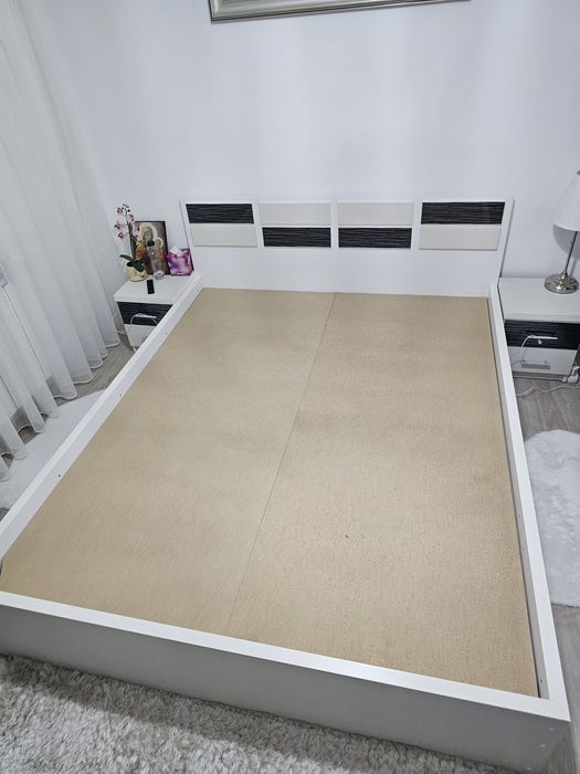 Pat 160x200 alb cu negru