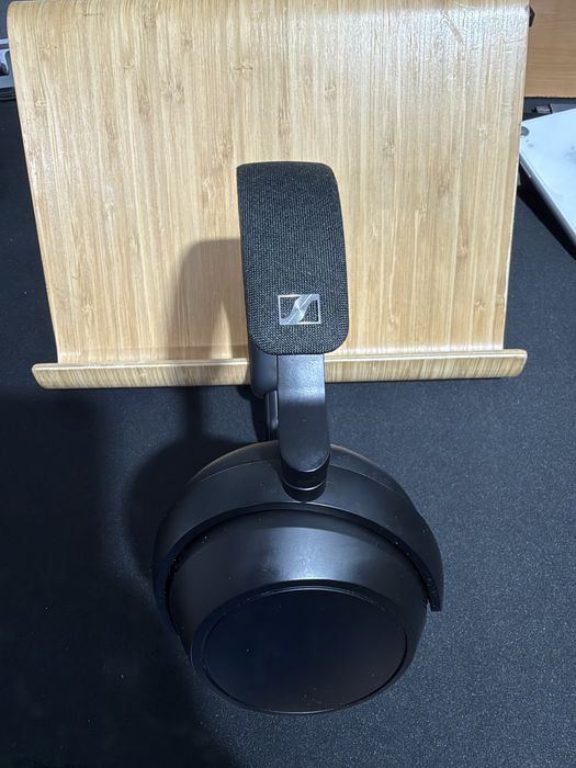 Casti Sennheiser Momentum 4 ANC