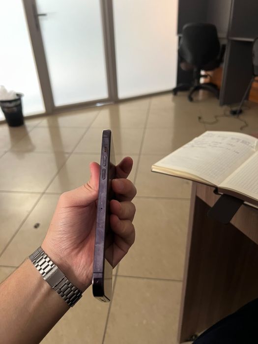 Продам IPhone 14 Pro Max