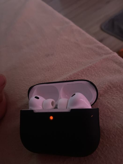 Airpods 3 pro achizitionate acum 2 luni
