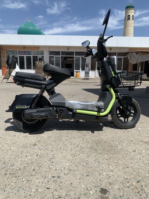 Skuter sotiladi 6 ta akkumlyator