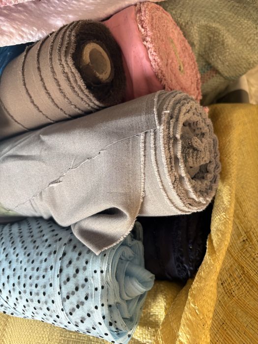 Много тканей продам рулонами