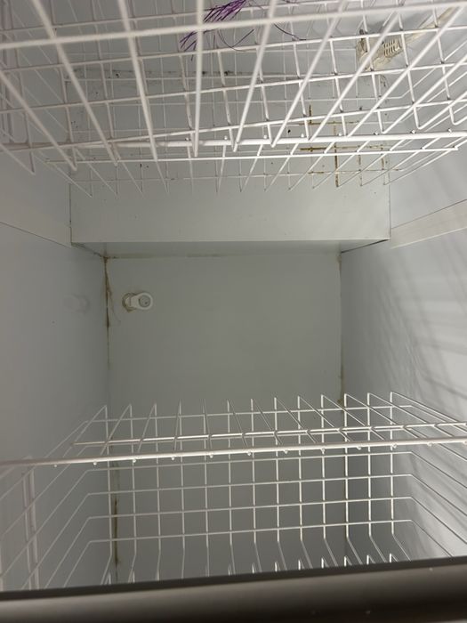 продается витринный морозильник