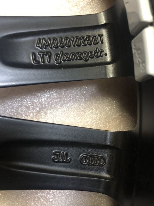 Jante Originale Audi SQ 7 pe 22cu anvelope Hankook