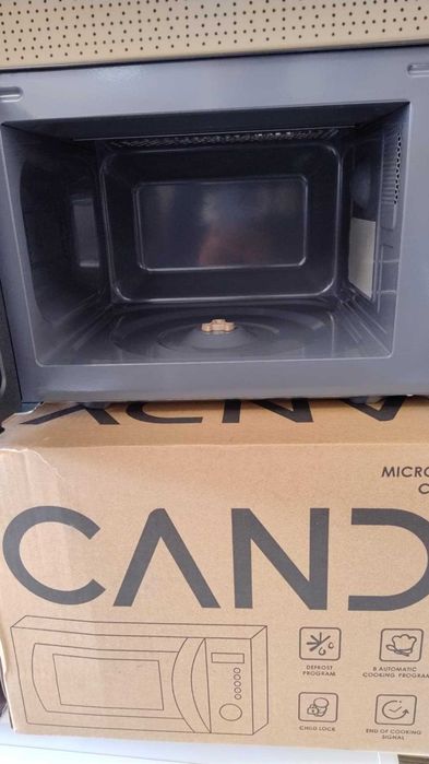 Чисто нова черна Микровълнова фурна Candy 700 W 20 л Grill