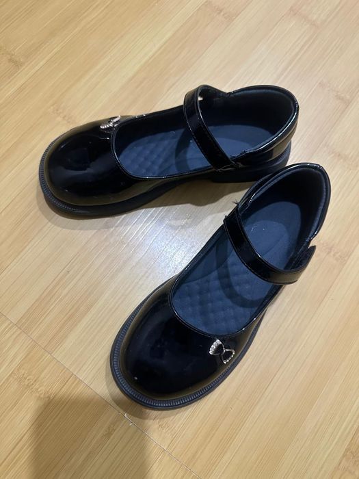 Туфли на девочку 8 или 9 лет