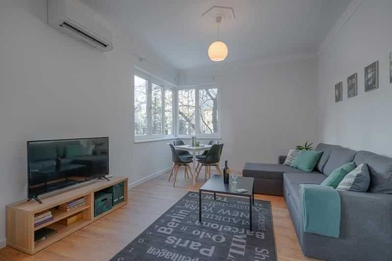 Дава се под наем Двустаен апартамент в София, Център - 68 кв.м за 850 € - Снимка #2