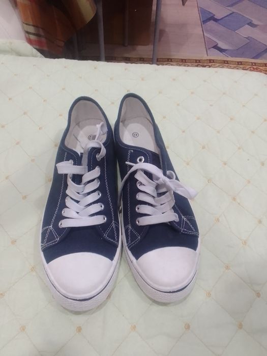 Продам кроссовки-кеды.2500