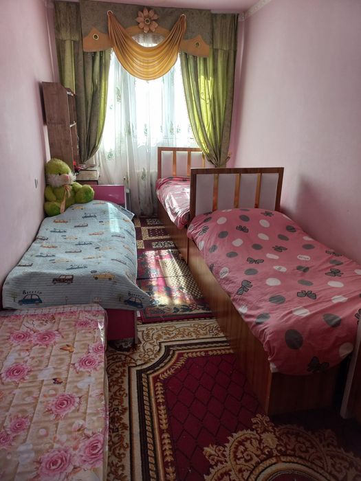 Uy sotiladi oydinda holati yaxshi maktab bogʻcha bozor yaqinida