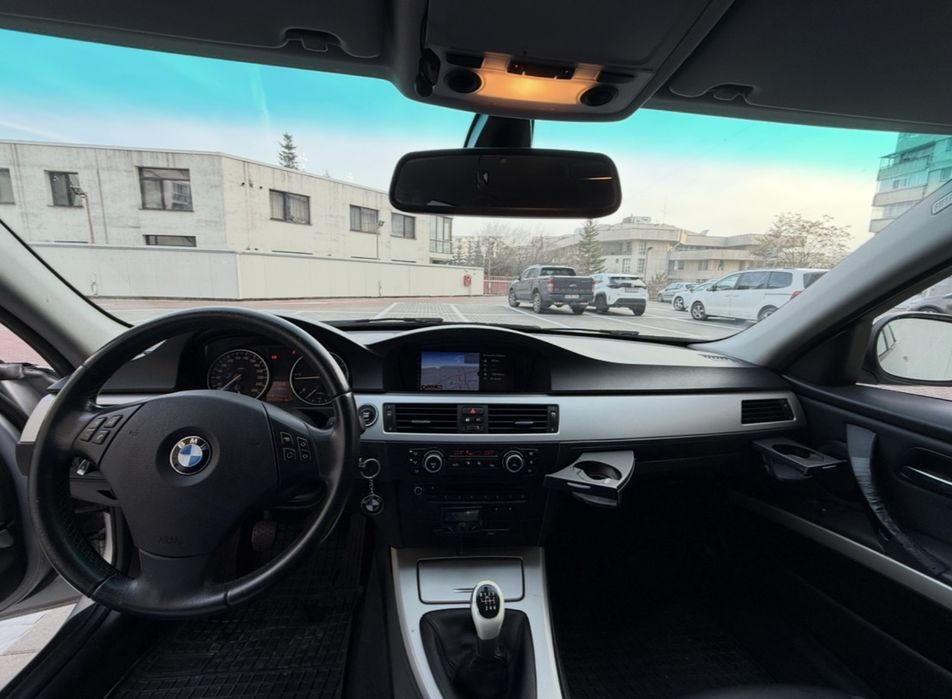 BMW E90 318d LCI