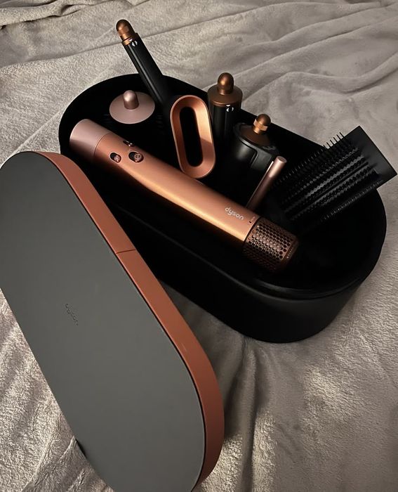 Dyson Airwrap HS08 Amber Silk — тепло роскоши в каждой укладке