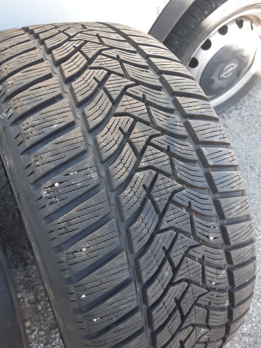 2бр зимни гуми Dunlop 225/40/18