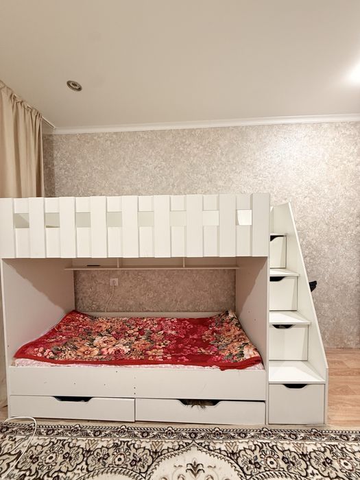 Двухъярусная детская кровать