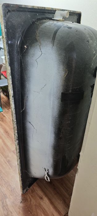 Ванна б/у в очень хорошем состоянии!!!