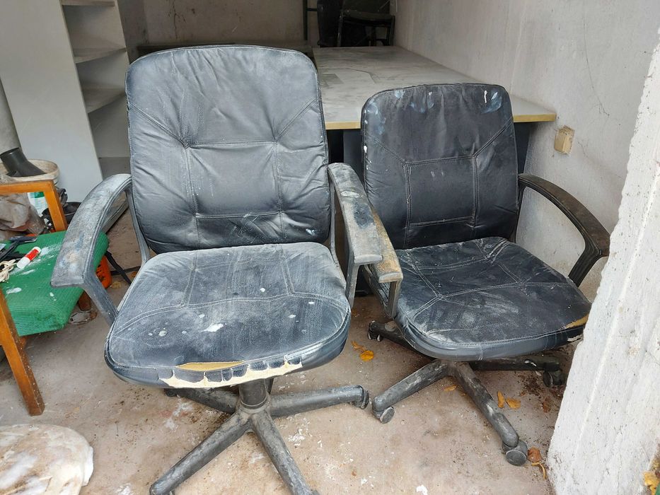 Офис оборудване, бюра и шкафове