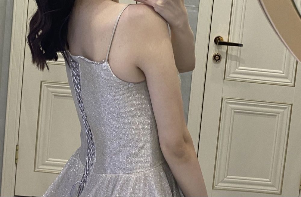 Продаю платье с корсетом