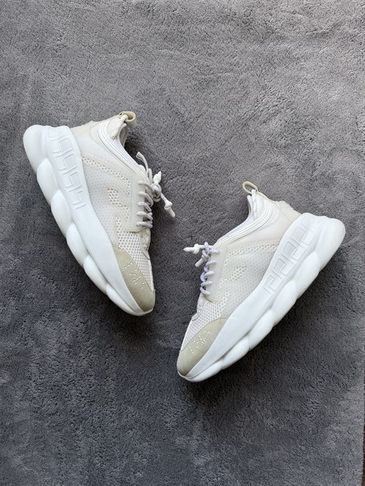 Versace chain reaction