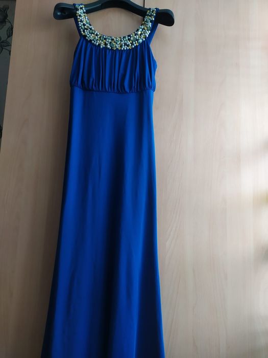 Вечернее платье в пол.