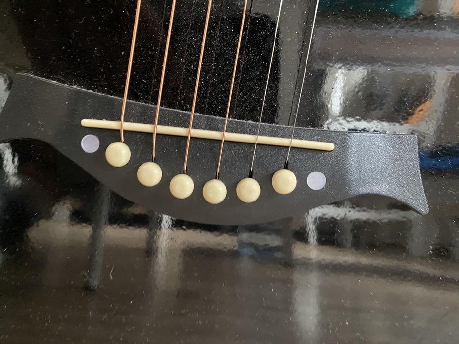 Продаю гитару в хорошем состояний