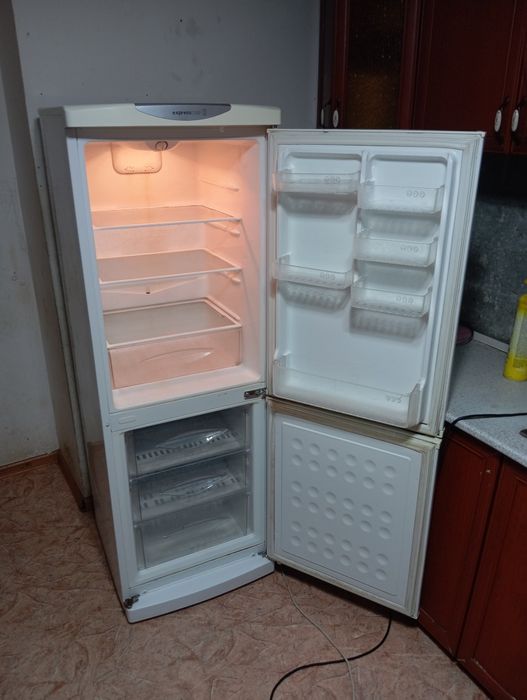 Продам холодильник