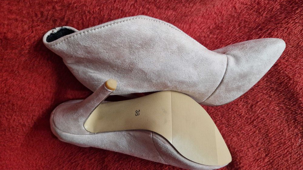 Велурени пролетни боти