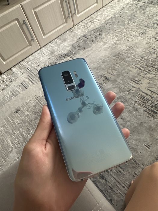Продаю Samsung s9+