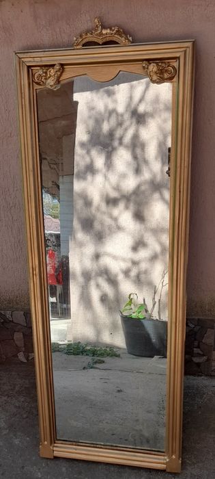 Vind 2  oglinzi și masă sufragerie
