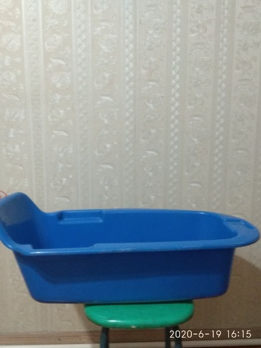 Ванна для купания младенцев и и стирки.