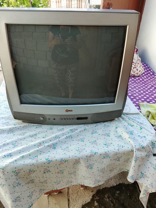 телевизор LG рабочий