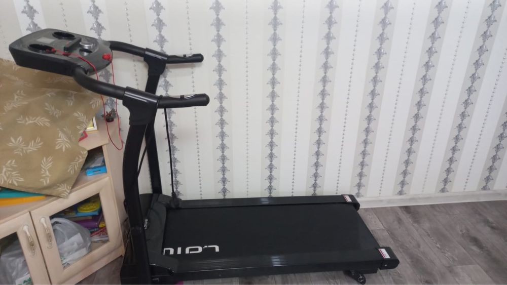 Продам беговую дорожку