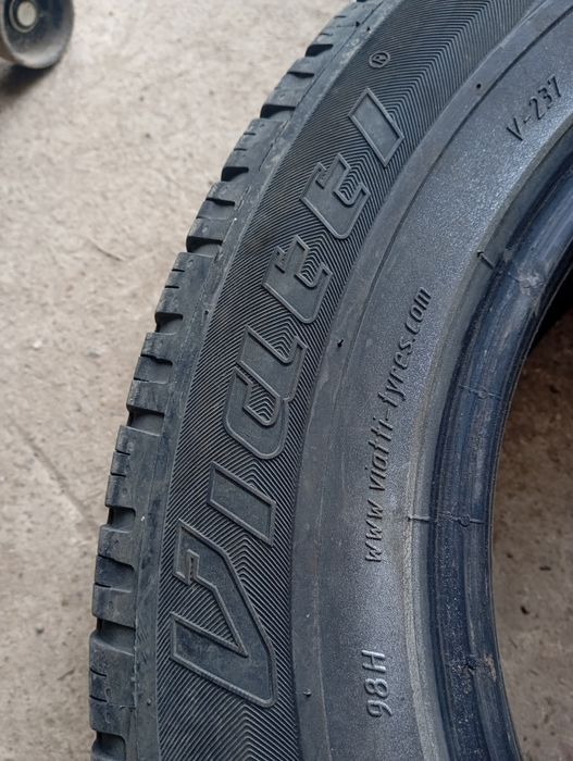 Продам шины в отличном состоянии.