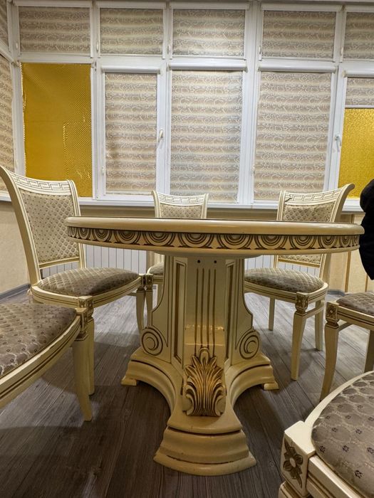 Срочно продам стол