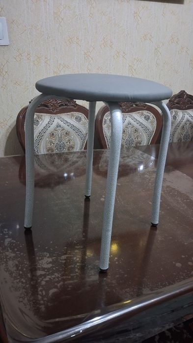 Сотилади!!! Табуретки