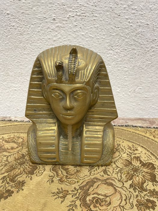 Голяма египетска фигура бюст от месинг тутанкамон