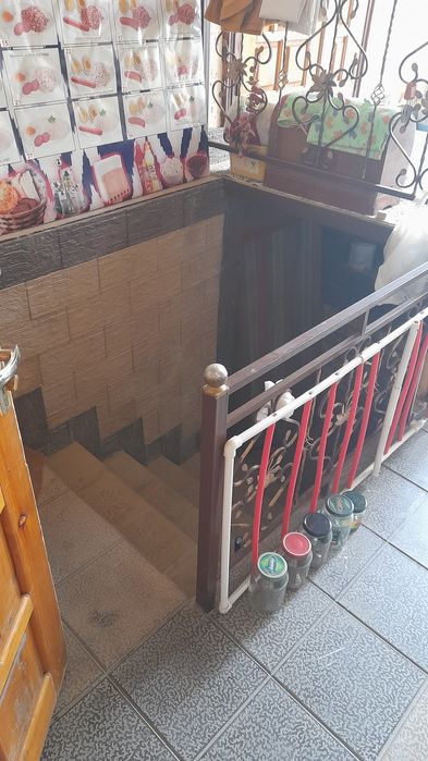 Эски шахарда 4 сотихли ховли сотилади. Манзил: 2 нчи компил