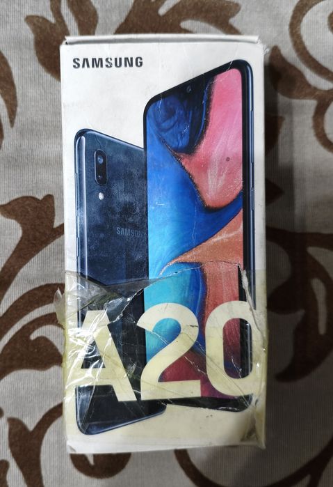 Самсунг А20 32гб
