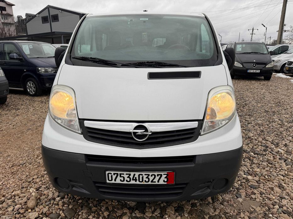 Renault trafic opel vivaro 9 locuri 2011