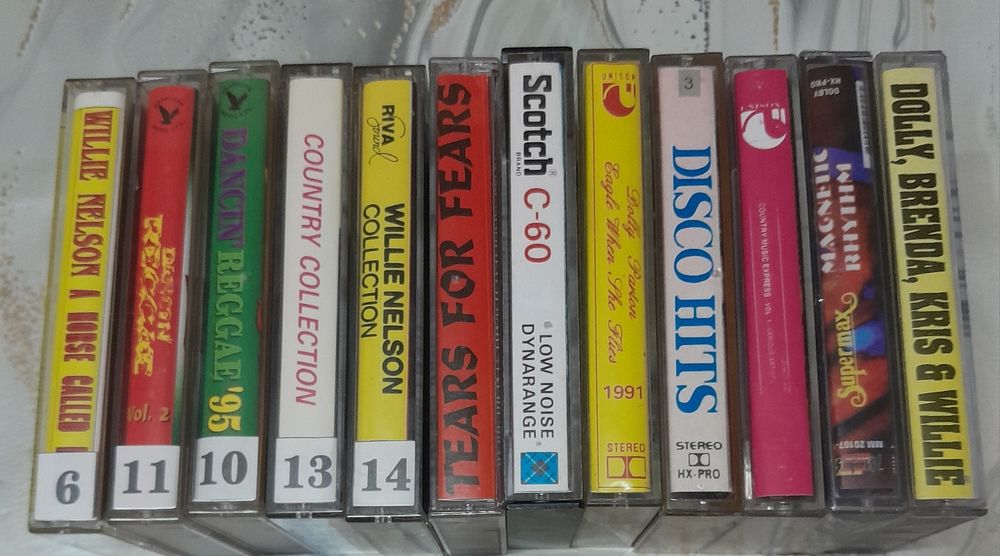 Аудио касети с Кънтри , Реге  и Диско музика