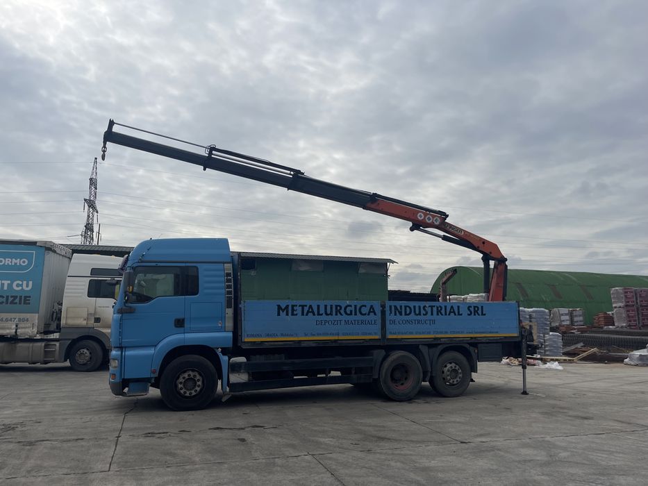 Automaca MAN cu macara Palfinger